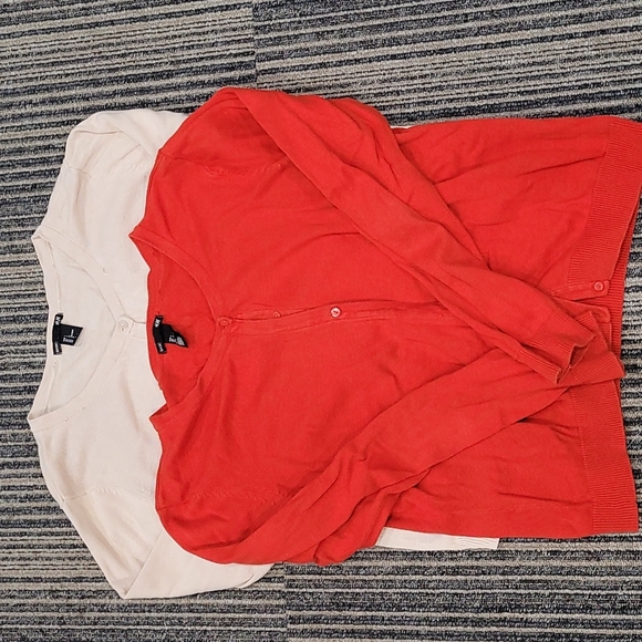 CARDIGAN: Set of two crewneck button down cotton H&M BASIC cardigans red and tan - Picture 1 of 8